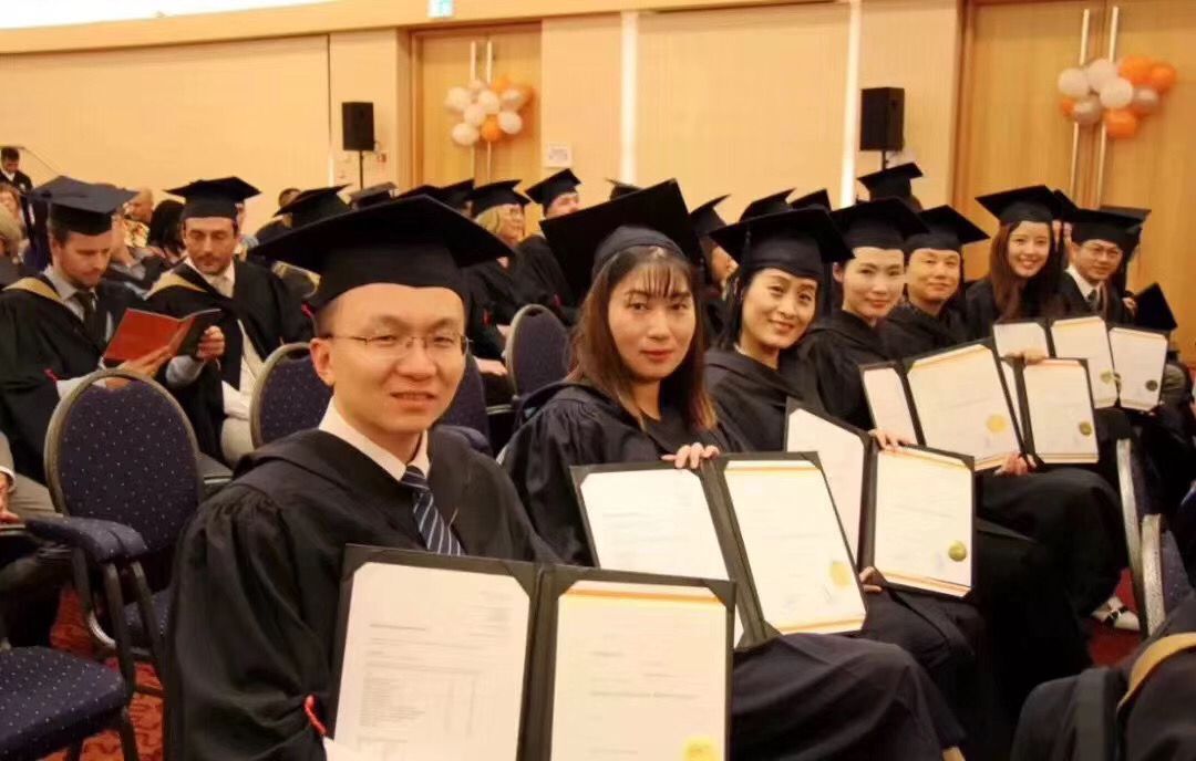 BSN荷蘭商學院免聯(lián)考MBA學位班學位證書頒發(fā)照片